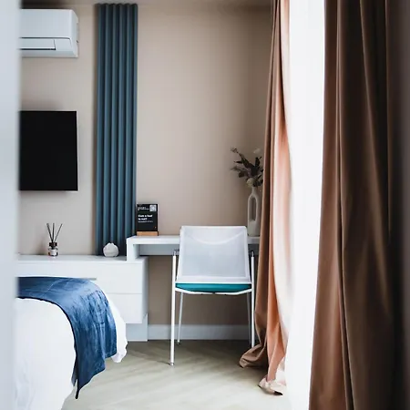 7-17 Zorilor Apartmán *