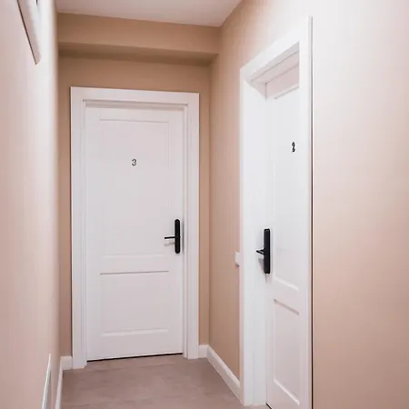 7-17 Zorilor 아파트 *