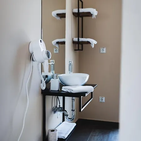 7-17 Zorilor 아파트