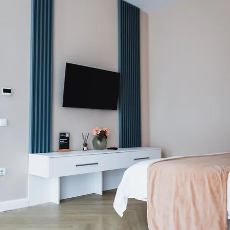 7-17 Zorilor *