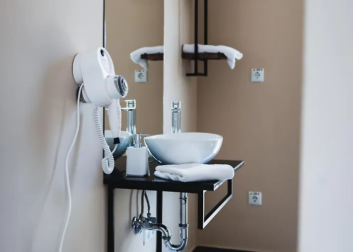 7-17 Zorilor Apartment