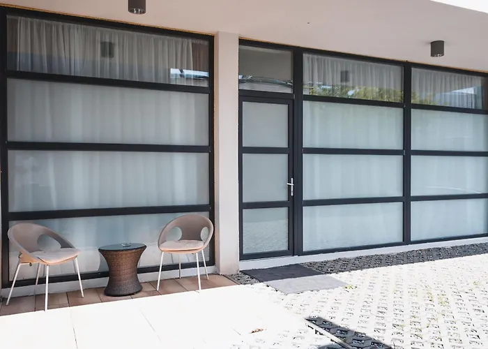 7-17 Zorilor Apartment